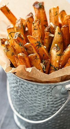 Homemade French Fries with Fresh Garlic and Dill