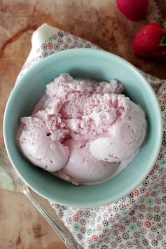 Homemade Strawberry Ice Cream