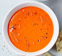 Hot 'n' spicy roasted red pepper & tomato soup