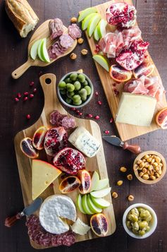 How to Make an Epic Holiday Cheese Board