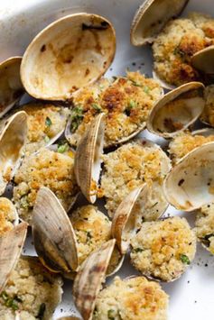 How to Make Baked Clams Oreganata