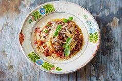 Jamie's Salsa Spaghetti with Black Olives & Fresh Basil