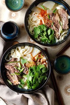 Lanzhou Beef Noodles (兰州拉面