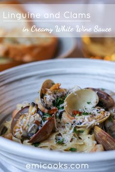 Linguine with Clams in Creamy White Wine Sauce