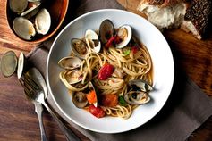 Linguine With Littlenecks, Roasted Tomatoes and Caramelized Garlic