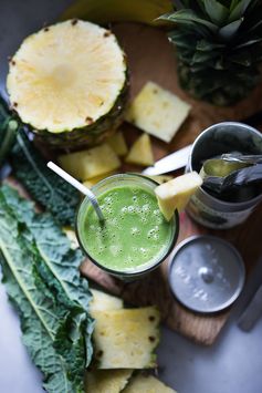 Matcha Green Tea and Pineapple Smoothie