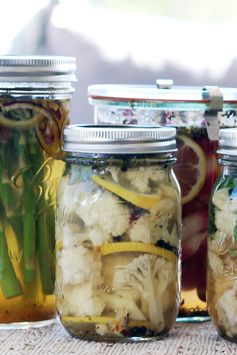 Mediterranean Cauliflower Pickles