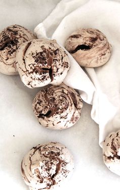 Mini Chocolate Meringues