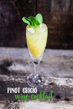 Mint Pinot Grigio Wine Cocktail