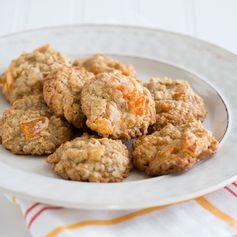 Oatmeal Cookies with Dried Apricots