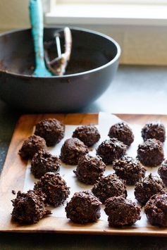 One Bowl Healthy Chocolate Coconut Balls