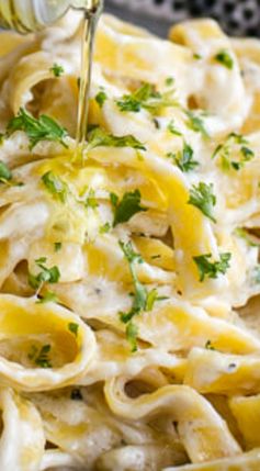 One-Pan Baked Champagne Cream Sauce Fettuccine with Truffle Oil