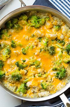 One Pan Cheesy Chicken and Broccoli with Quinoa