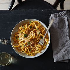 One-Pot Garlic Parmesan Pasta (a.k.a. the Lazy Cook's Fettuccine Alfredo