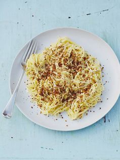 Oozy cheesy pasta with crispy pangritata