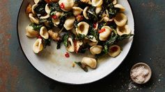 Orecchiette with broccoli rabe (orecchiette con cime di rape