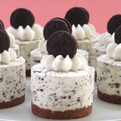 Oreo Cookies and Cream No-Bake Cheesecake