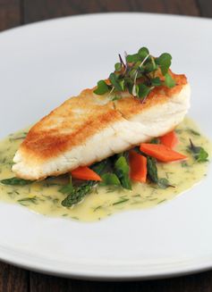 Pan seared halibut with lemon dill sauce