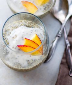 Peaches n’ Cream Vegan Chia Pudding