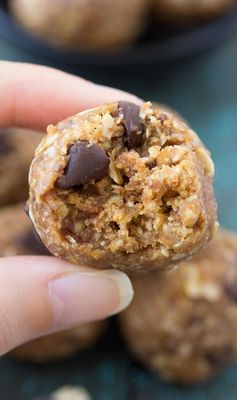 Peanut Butter Chocolate Chip Cookie Energy Bites