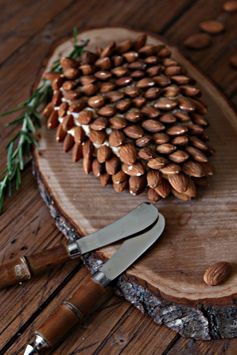 Pinecone Holiday Cheeseball