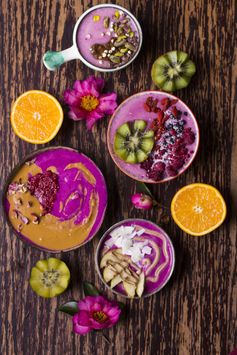 Pink dragon fruit smoothie bowls