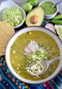 Pozole verde de pollo