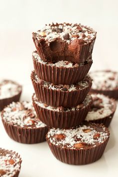 Raw Chocolate Hazelnut Cups