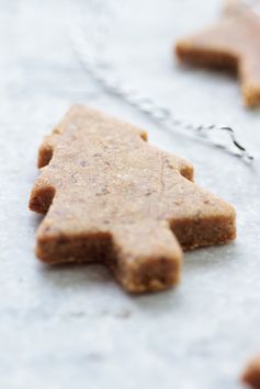 Raw Gingerbread Cookies