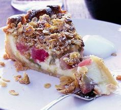 Rhubarb & custard pie with butter crumble