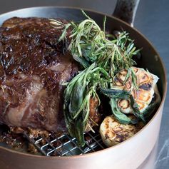 Rib Eye Roast with Black Garlic–Red Wine Gravy