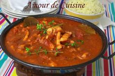 Riz aux calamars en sauce tomate