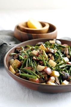 Roast Asparagus with Red Potatoes and Mushroom