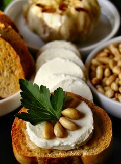 Roasted Garlic Crostini