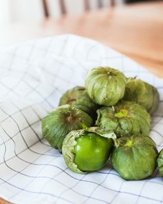 Roasted Tomatillo Salsa (Salsa Verde