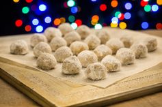 Rose, cardamom and pistachio snowballs