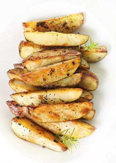 Rosemary Garlic Roasted Potato Wedges