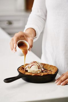 Satisfy Your Sweet Tooth With a Brown Butter Chocolate Chip Skillet