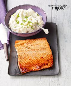 Saumon au miel et à la moutarde avec purée de chou-fleur crémeuse