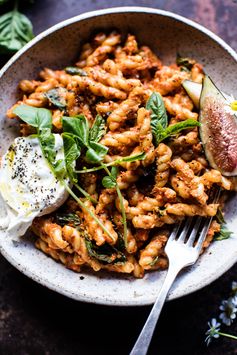 Simple Roasted Red Pepper Pasta