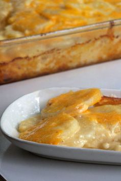 Simply Rich Cheddar Scalloped Potatoes