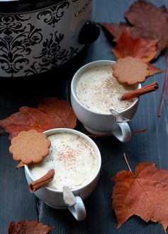 Slow Cooker Gingerbread Pumpkin Lattes