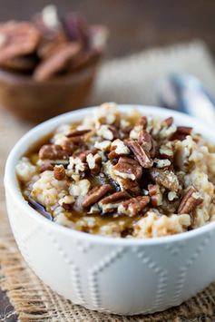 Slow Cooker Overnight Pecan Pie Oatmeal