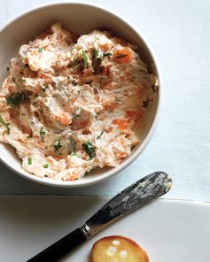 Smoked Salmon Dip with Bagel Chips