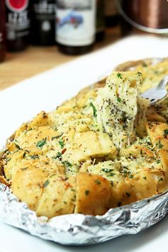 Smoky Gouda Pull Apart Bread