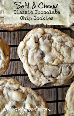 Soft & Chewy Classic Chocolate Chip Cookies