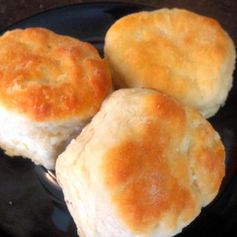 Soft, Fluffy Buttermilk Biscuits