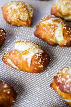 Soft Pretzel Bites with Beer Cheese Dip