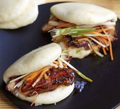 Steamed bao buns