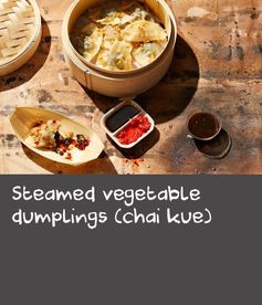 Steamed vegetable dumplings (chai kue